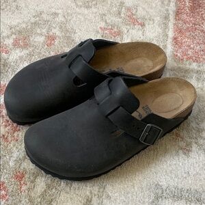 Birkenstock Boston clogs, black leather. Size 38